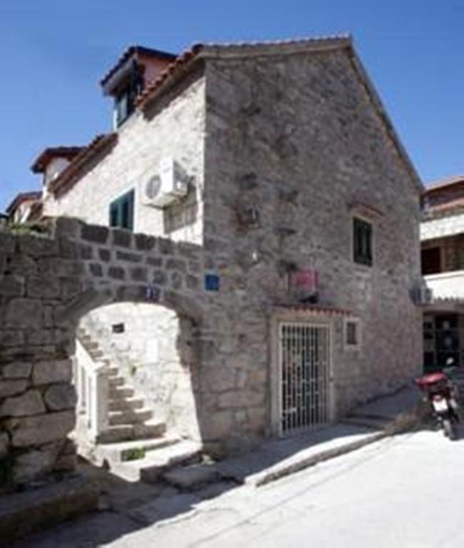 Apartments Bepina- 5 Mins From The Center Split Room photo