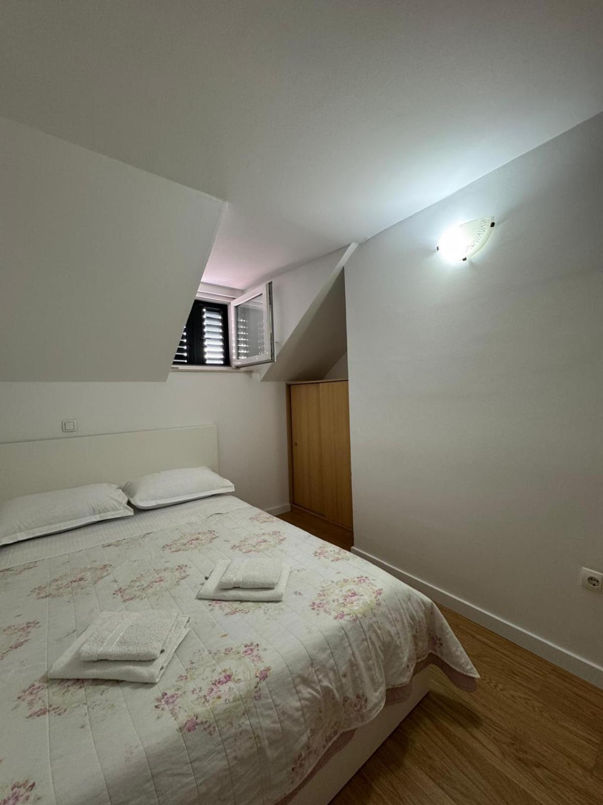 Apartments Bepina- 5 Mins From The Center Split Exterior photo