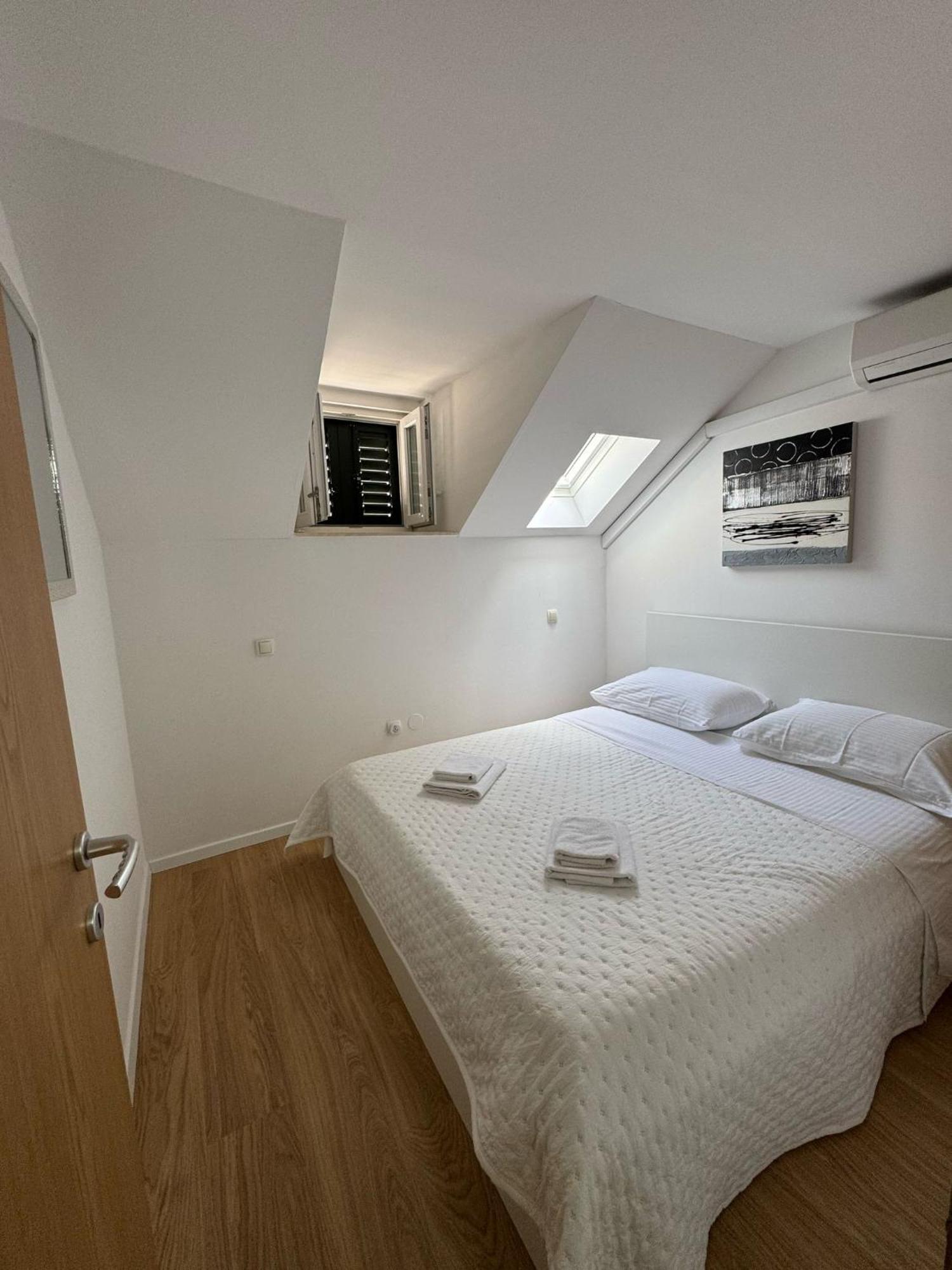 Apartments Bepina- 5 Mins From The Center Split Exterior photo