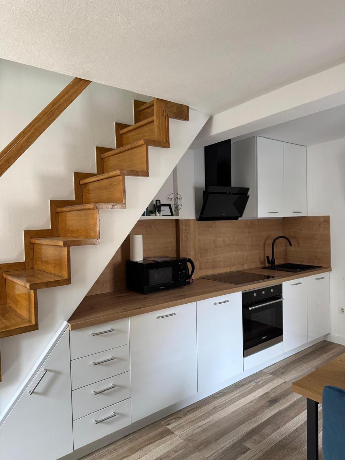 Apartments Bepina- 5 Mins From The Center Split Exterior photo