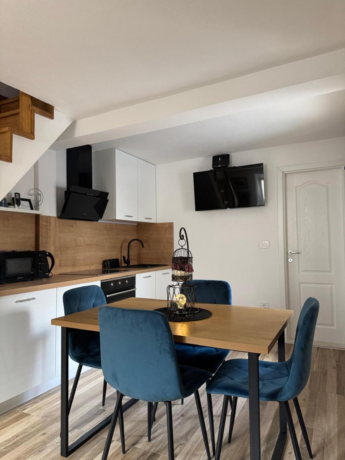 Apartments Bepina- 5 Mins From The Center Split Exterior photo