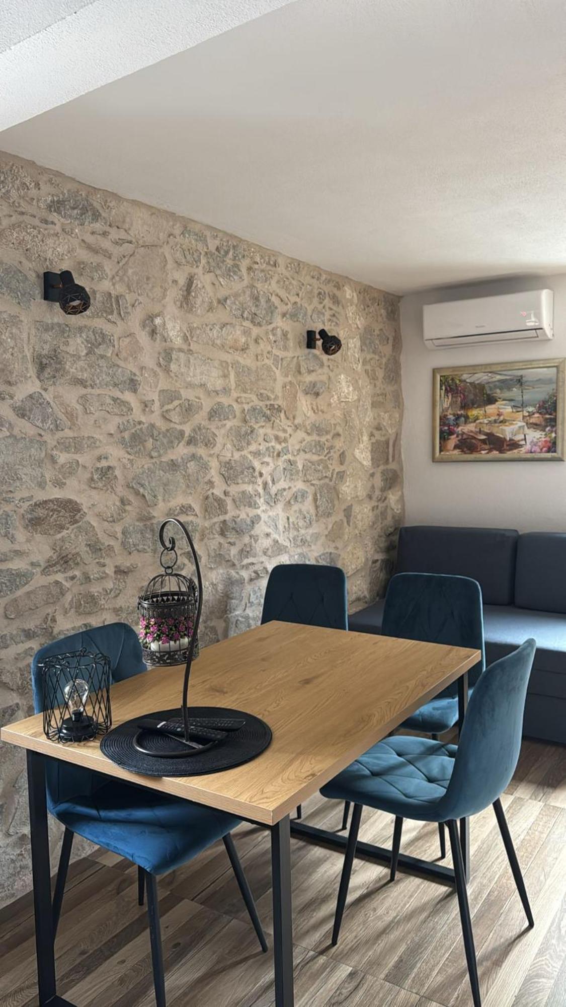 Apartments Bepina- 5 Mins From The Center Split Exterior photo
