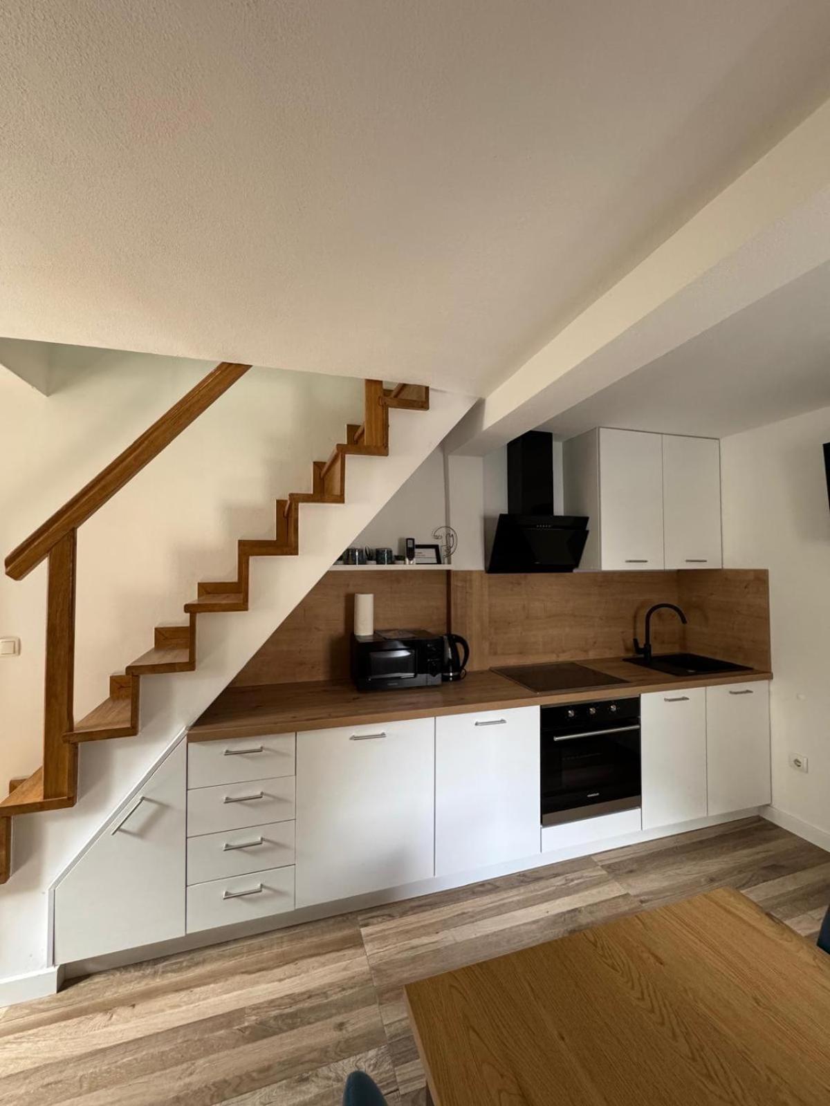 Apartments Bepina- 5 Mins From The Center Split Exterior photo