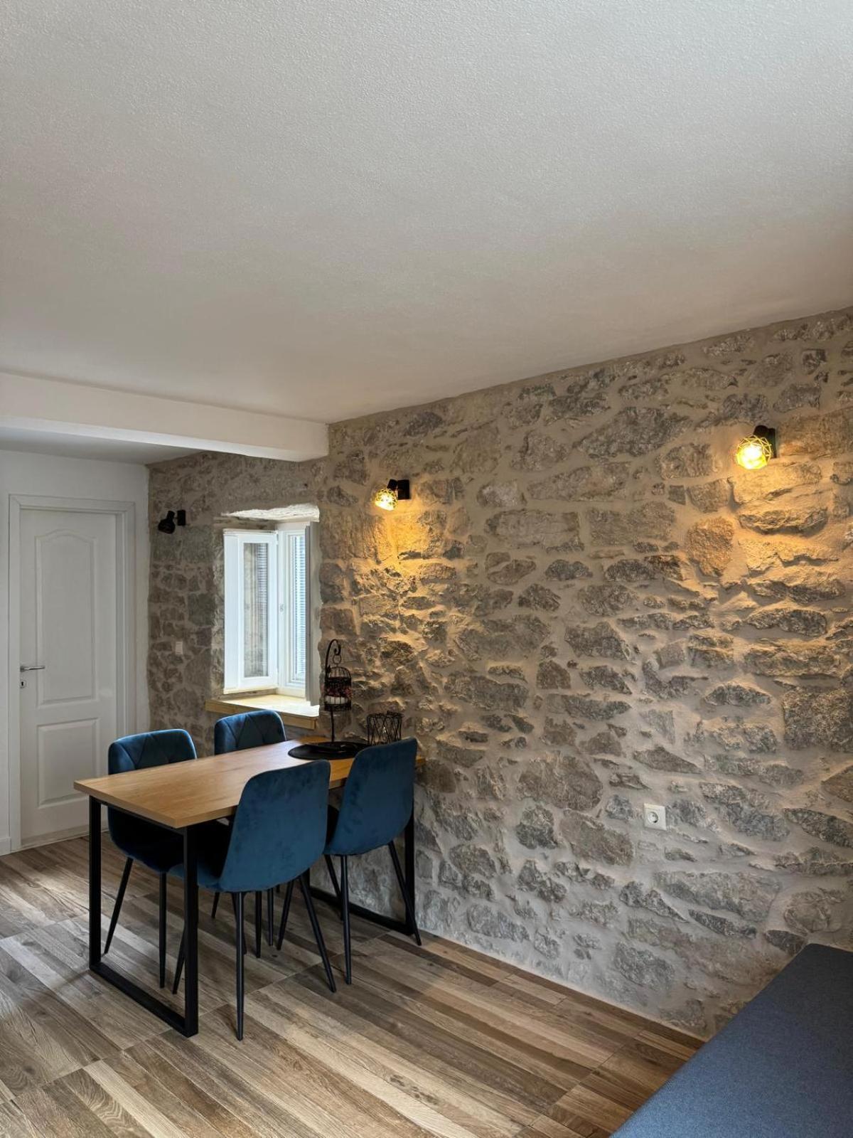 Apartments Bepina- 5 Mins From The Center Split Exterior photo