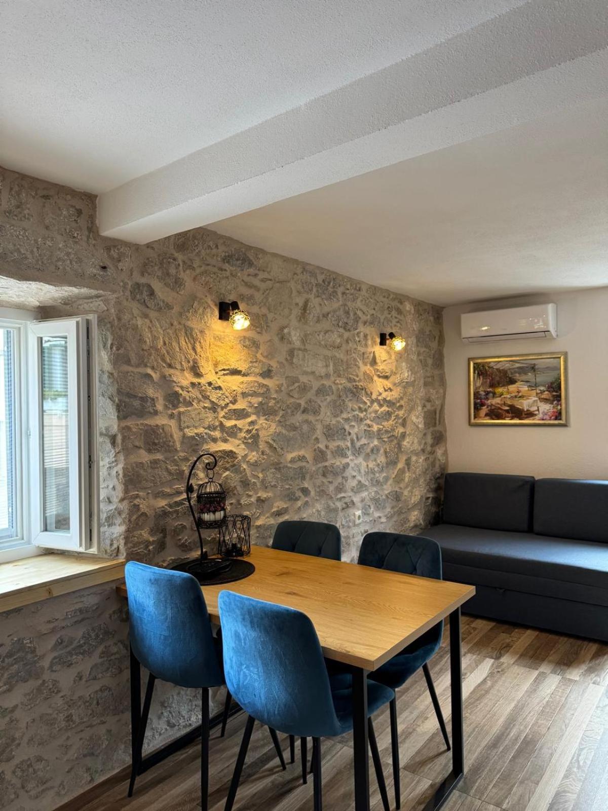 Apartments Bepina- 5 Mins From The Center Split Exterior photo
