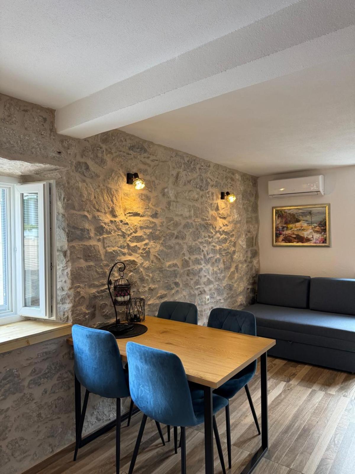 Apartments Bepina- 5 Mins From The Center Split Exterior photo