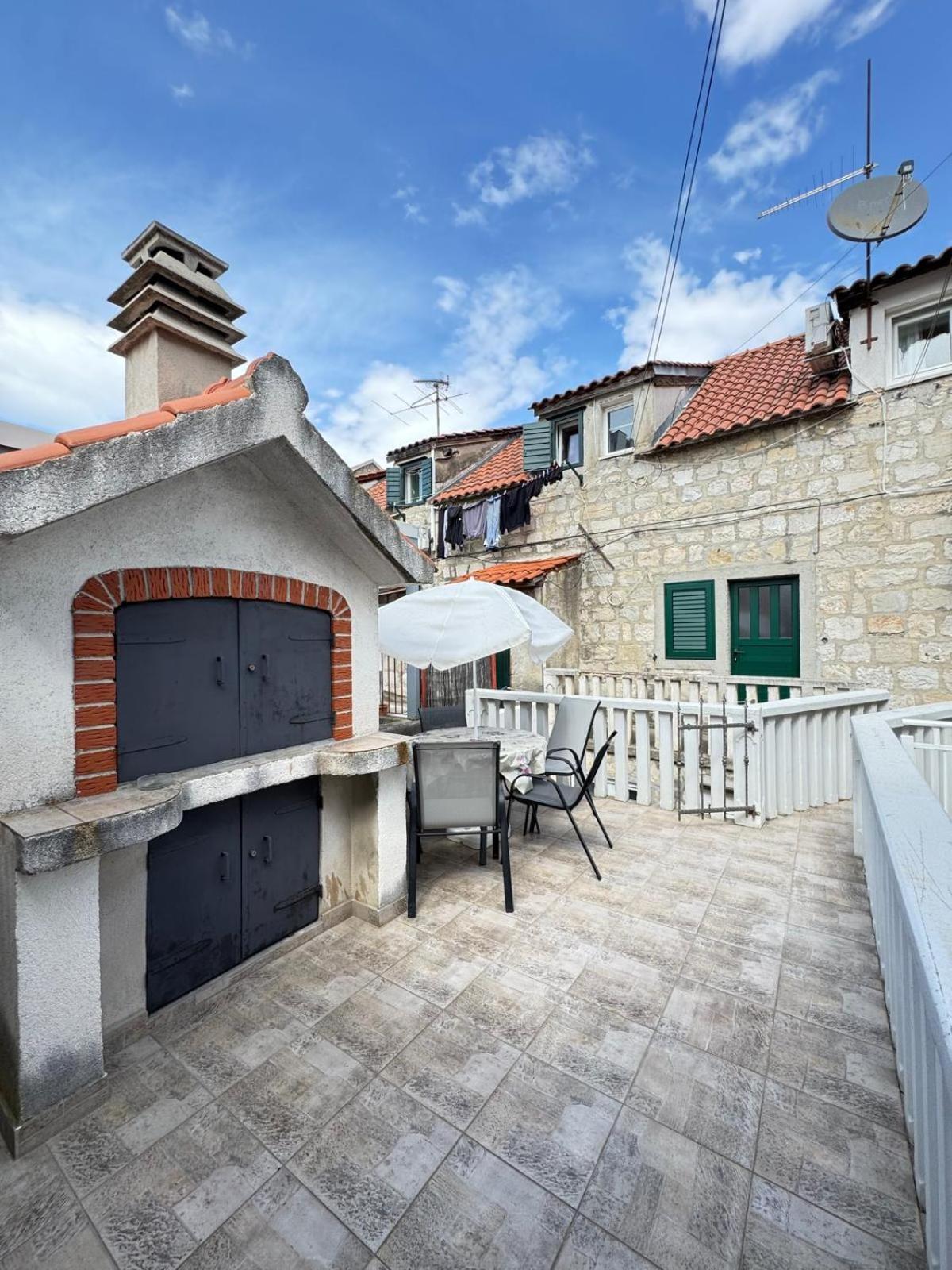 Apartments Bepina- 5 Mins From The Center Split Exterior photo