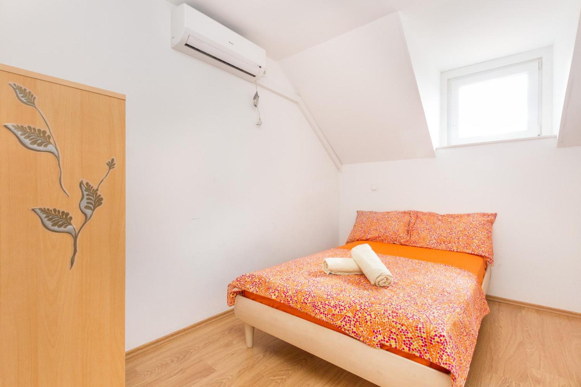 Apartments Bepina- 5 Mins From The Center Split Exterior photo