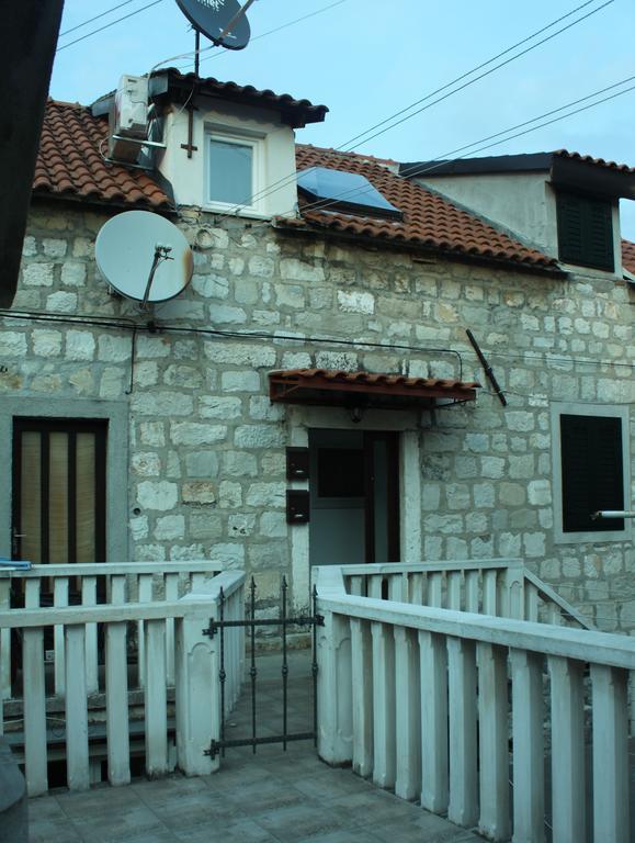 Apartments Bepina- 5 Mins From The Center Split Exterior photo